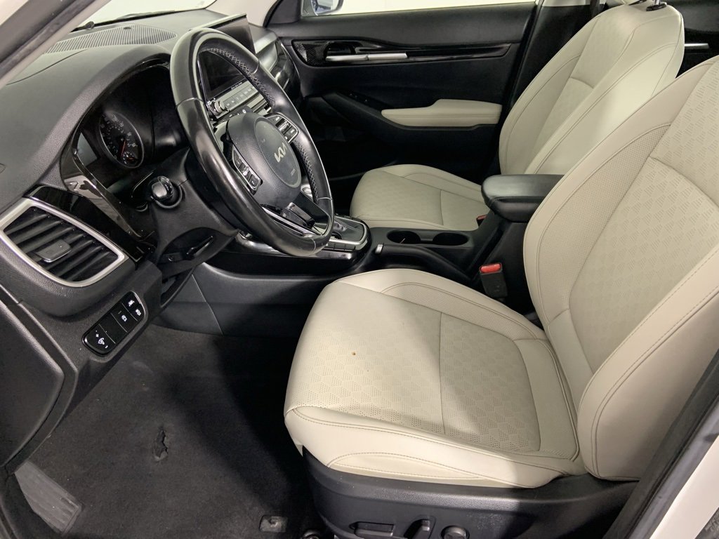 Used 2023 Kia Seltos EX image 15