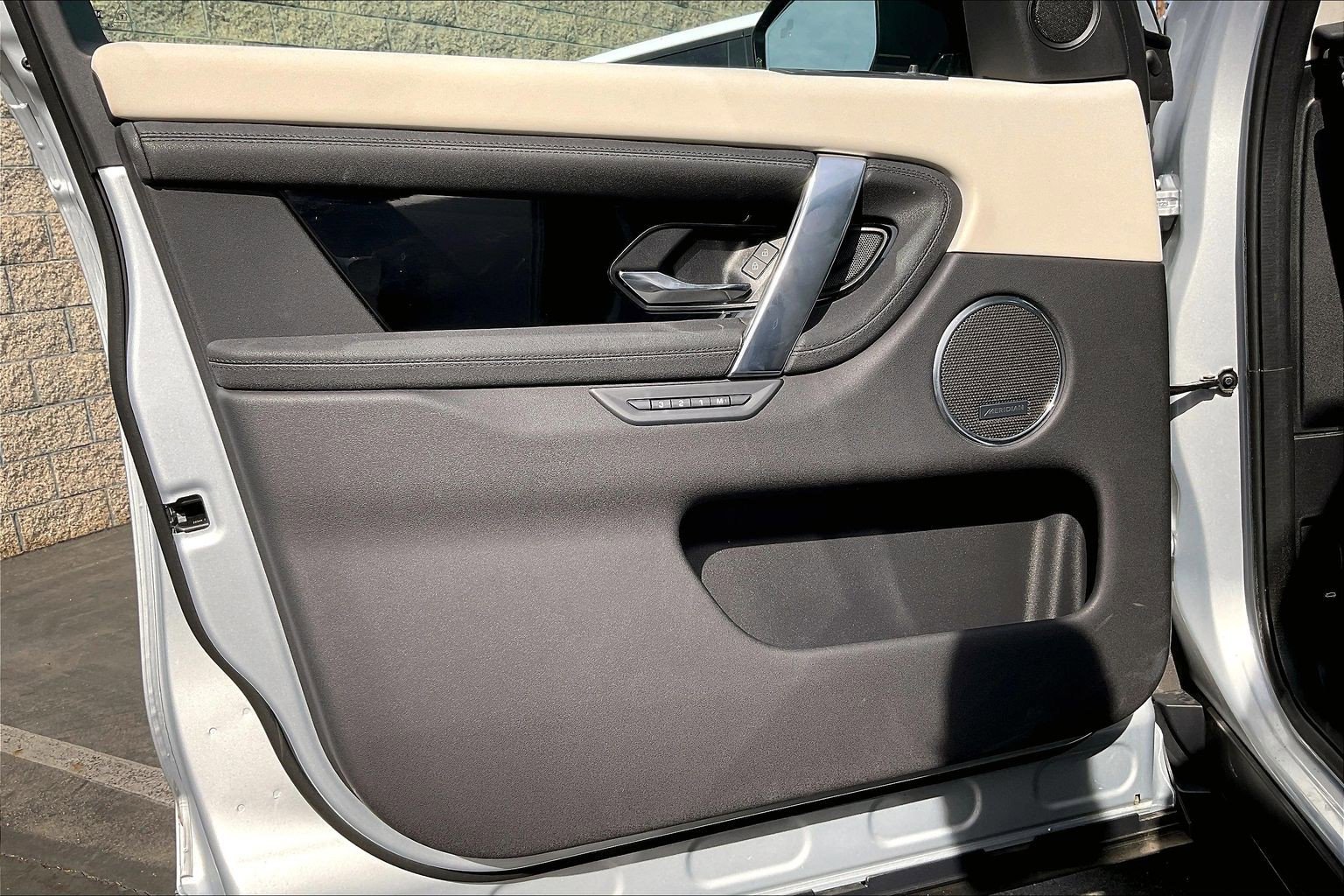 Certified 2025 Land Rover Discovery Sport S image 20