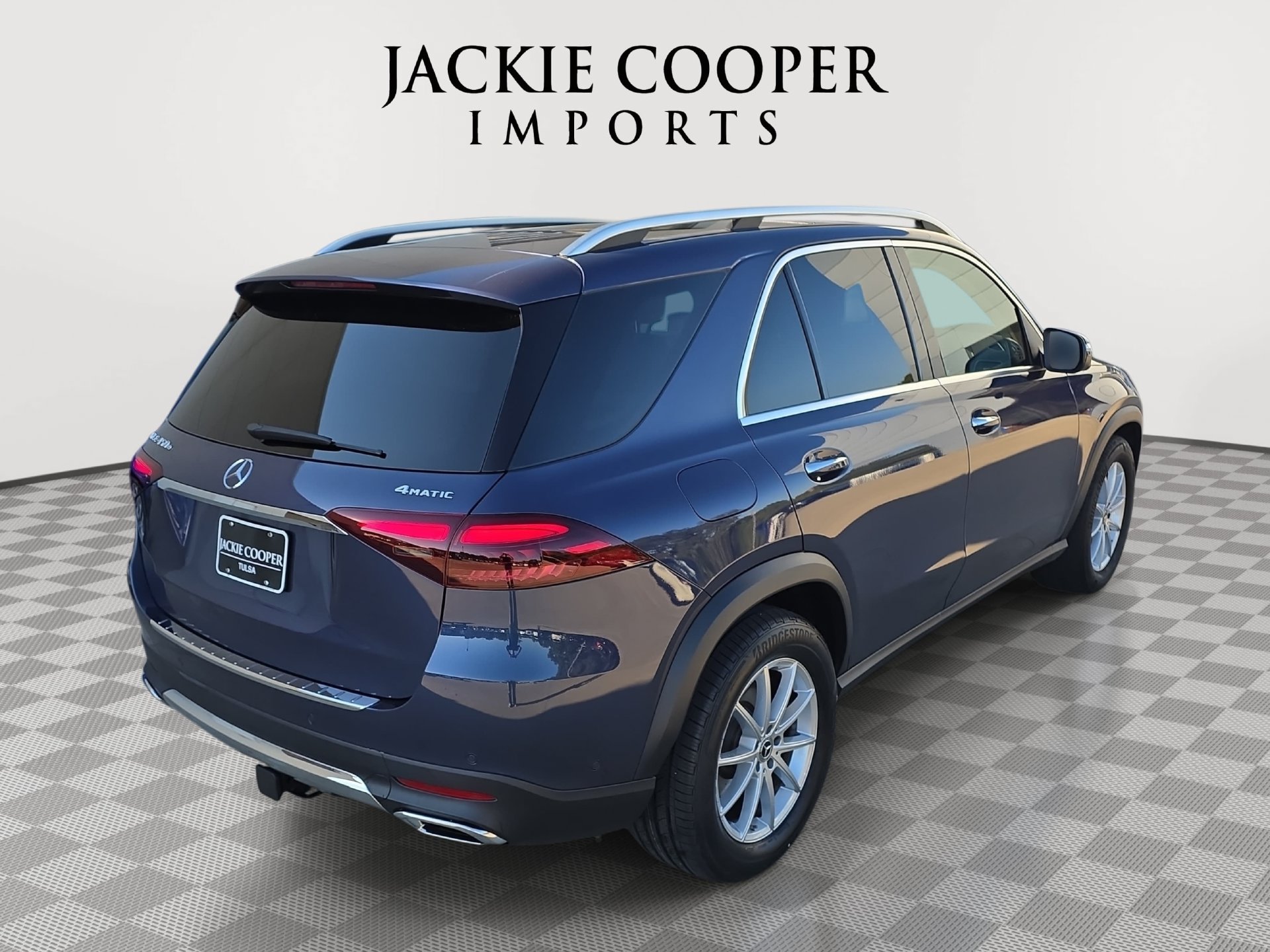 Used 2025 Mercedes-Benz GLE 450e 4MATIC image 3