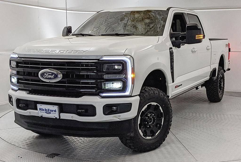 Used 2026 Ford F250 Platinum AWD/4WD image 6