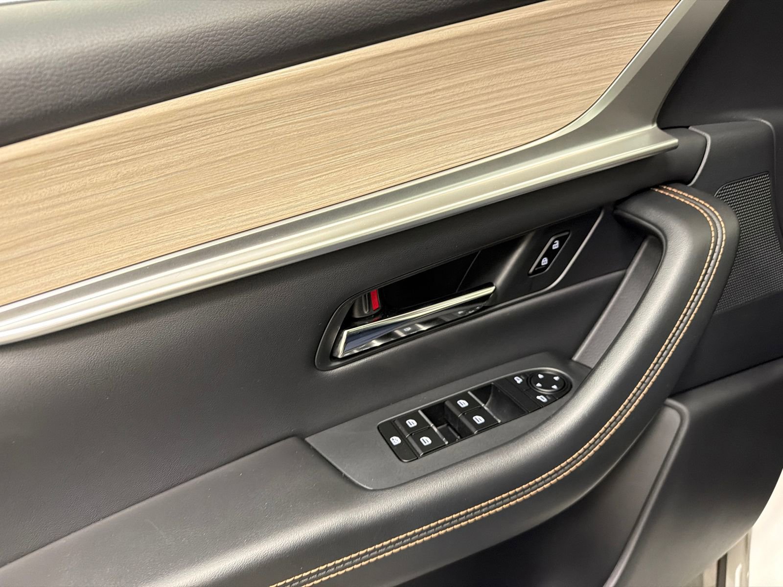 Used 2024 MAZDA CX-90 Plug-In Hybrid w/ Premium Pkg image 36