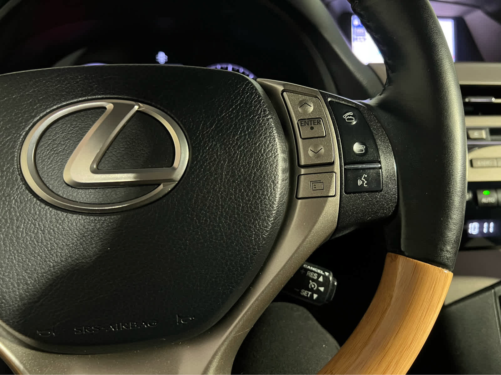 Used 2015 Lexus RX 450h AWD image 18