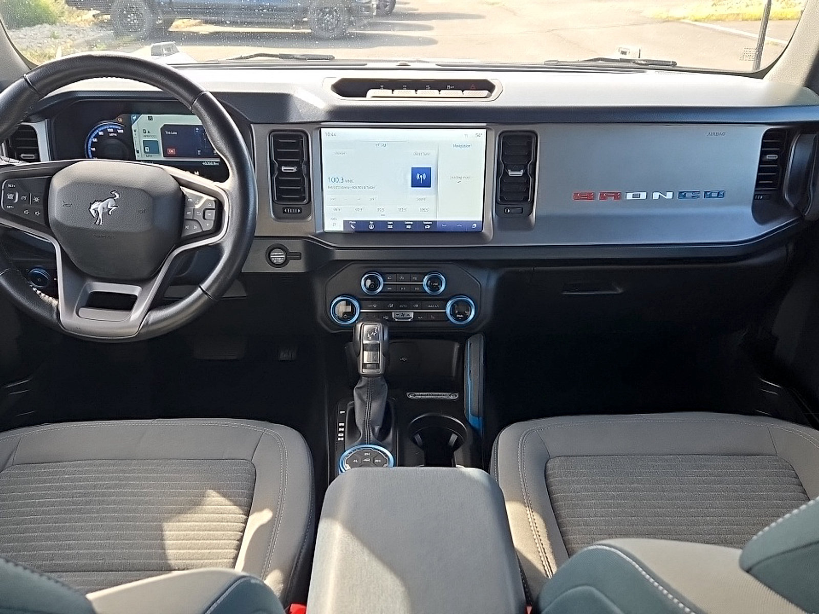 Certified 2023 Ford Bronco Outer Banks w/ Sasquatch Package AWD/4WD image 9