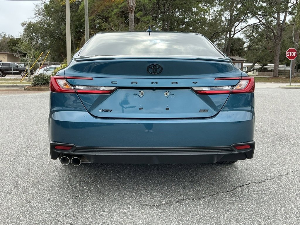 Used 2025 Toyota Camry SE image 7