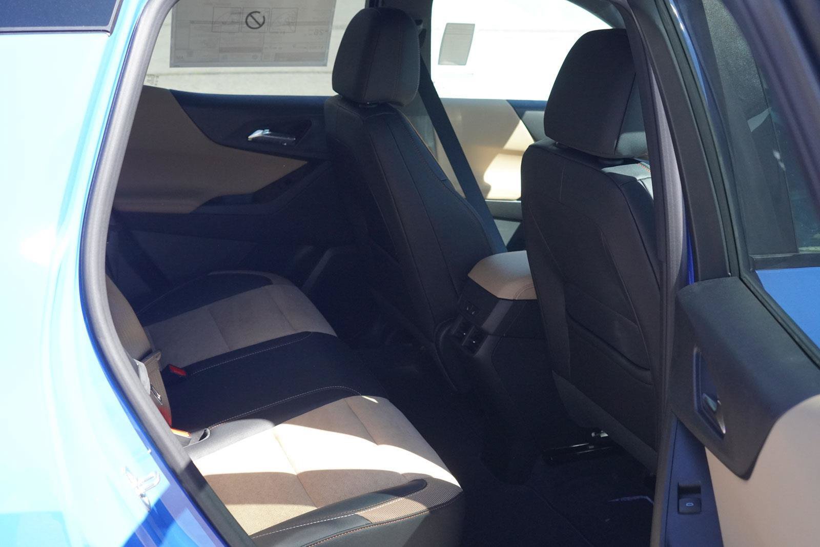New 2026 Chevrolet Equinox ACTIV w/ Convenience Package III AWD/4WD image 27