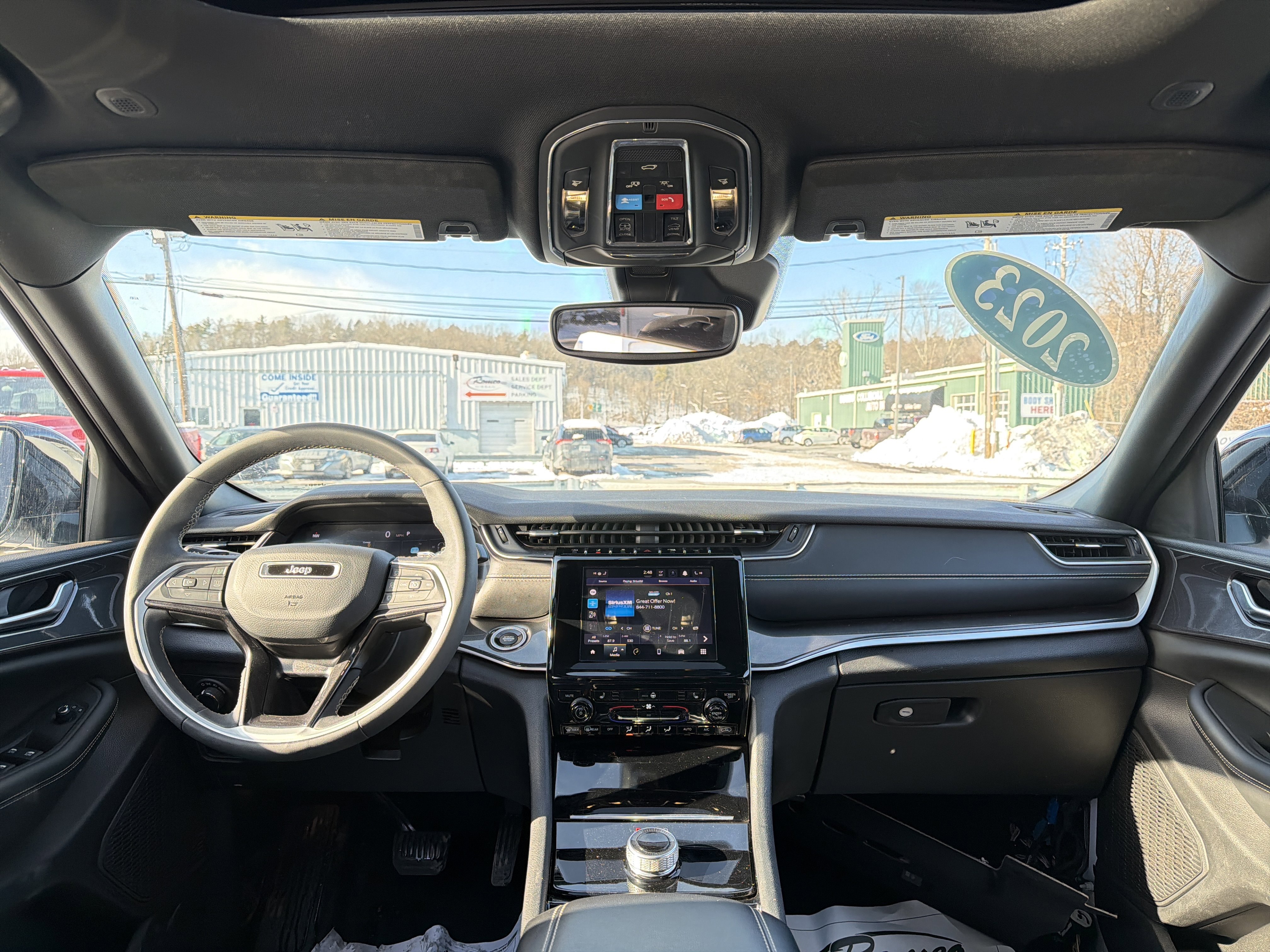 Used 2023 Jeep Grand Cherokee L Laredo image 13