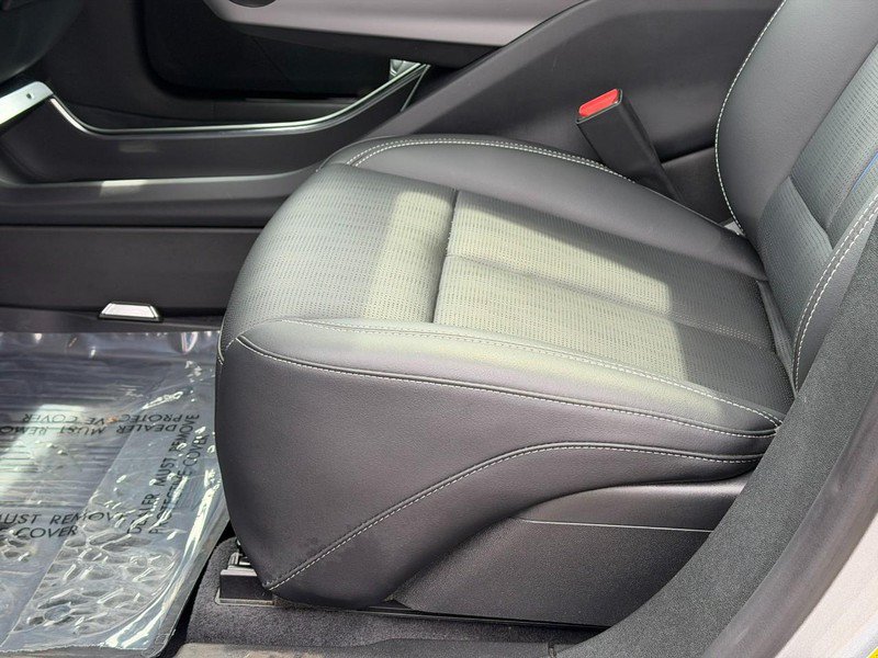 Used 2025 Cadillac Lyriq Luxury w/ LPO, Floor Liner Package AWD/4WD image 19