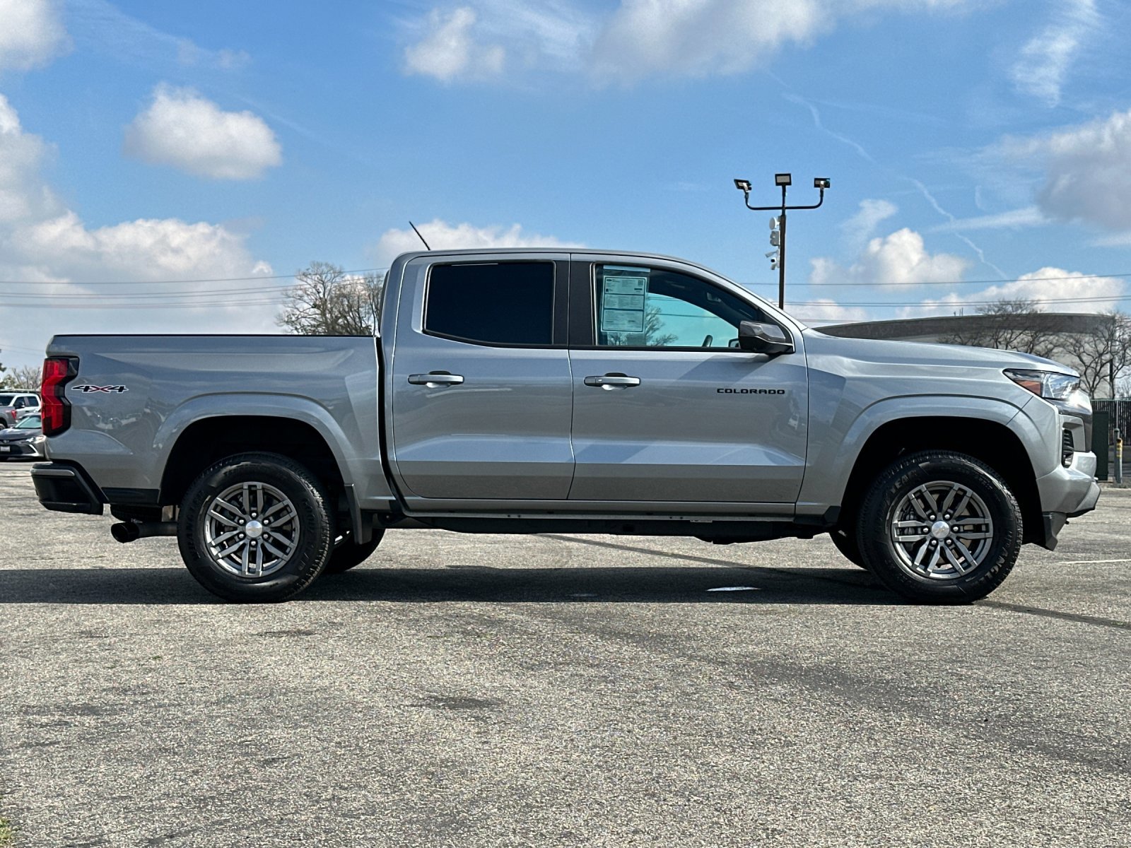 Used 2024 Chevrolet Colorado LT w/ LT Convenience Package II image 3