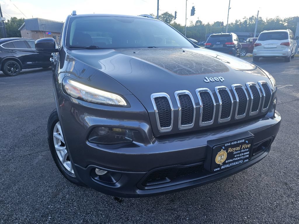 Used 2016 Jeep Cherokee Latitude w/ Safety/Convenience Group AWD/4WD image 5