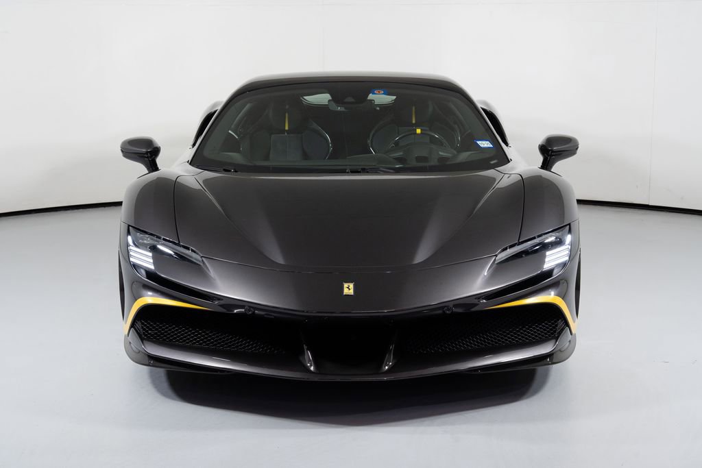 Used 2022 Ferrari SF90 Spider image 8