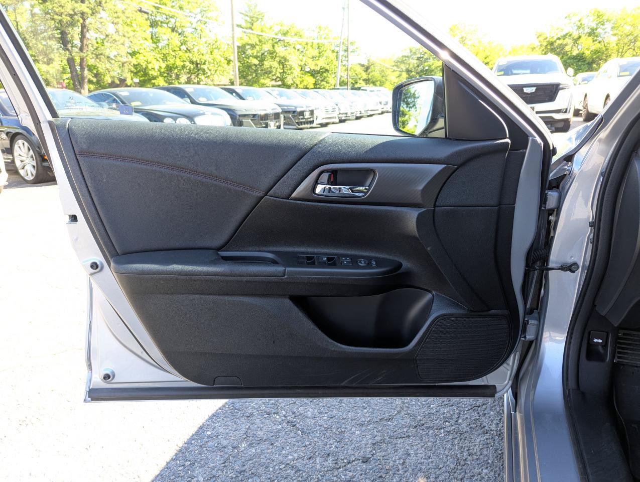 Used 2017 Honda Accord Sport Special Edition image 11