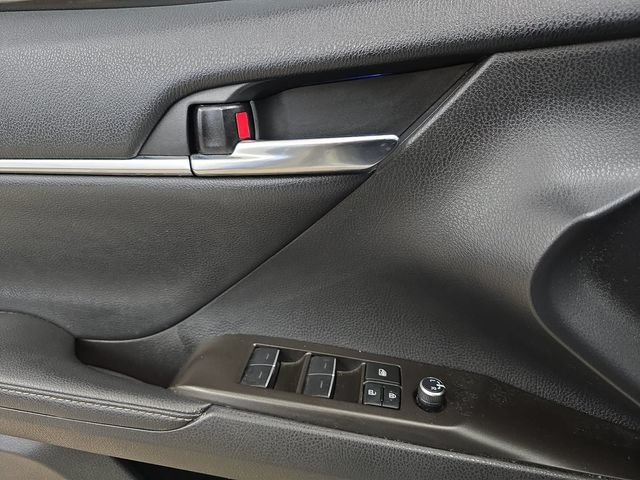 Used 2022 Toyota Camry XSE FWD image 27