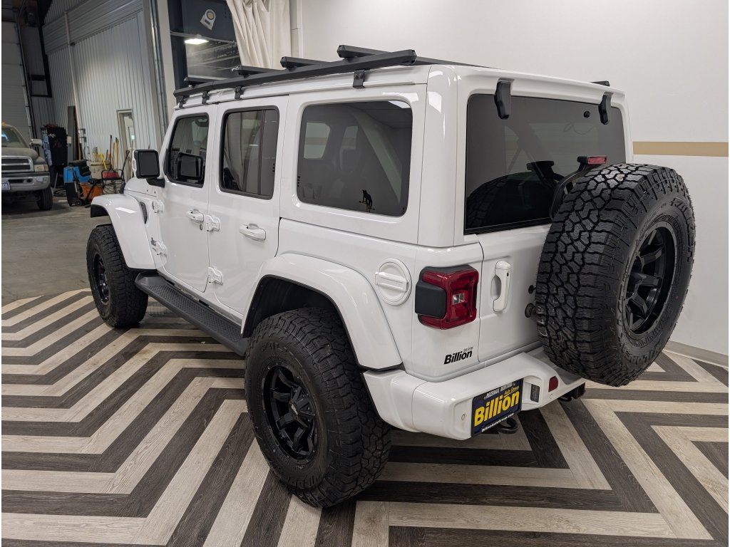 Used 2022 Jeep Wrangler Unlimited Sahara AWD/4WD image 22