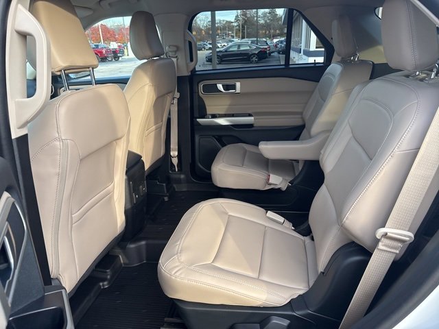 Used 2023 Ford Explorer XLT w/ Equipment Group 202A image 18