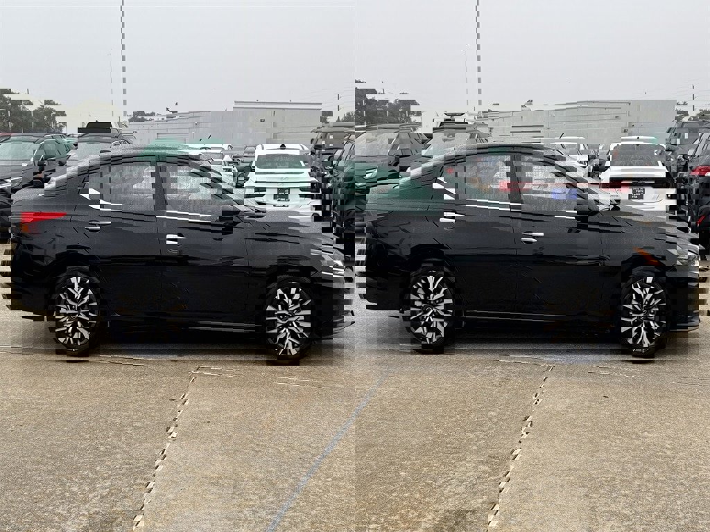 Used 2025 Nissan Altima 2.5 SV image 5