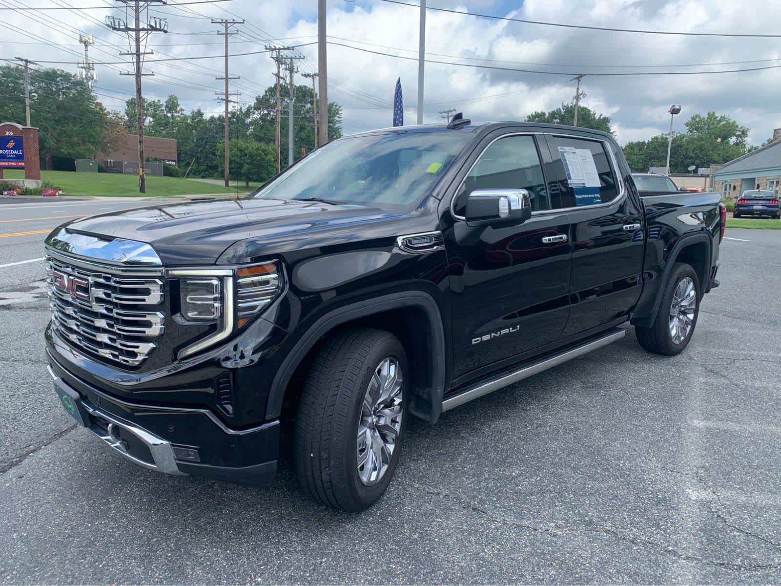 Used 2024 GMC Sierra 1500 Denali w/ Denali Reserve Package AWD/4WD image 3