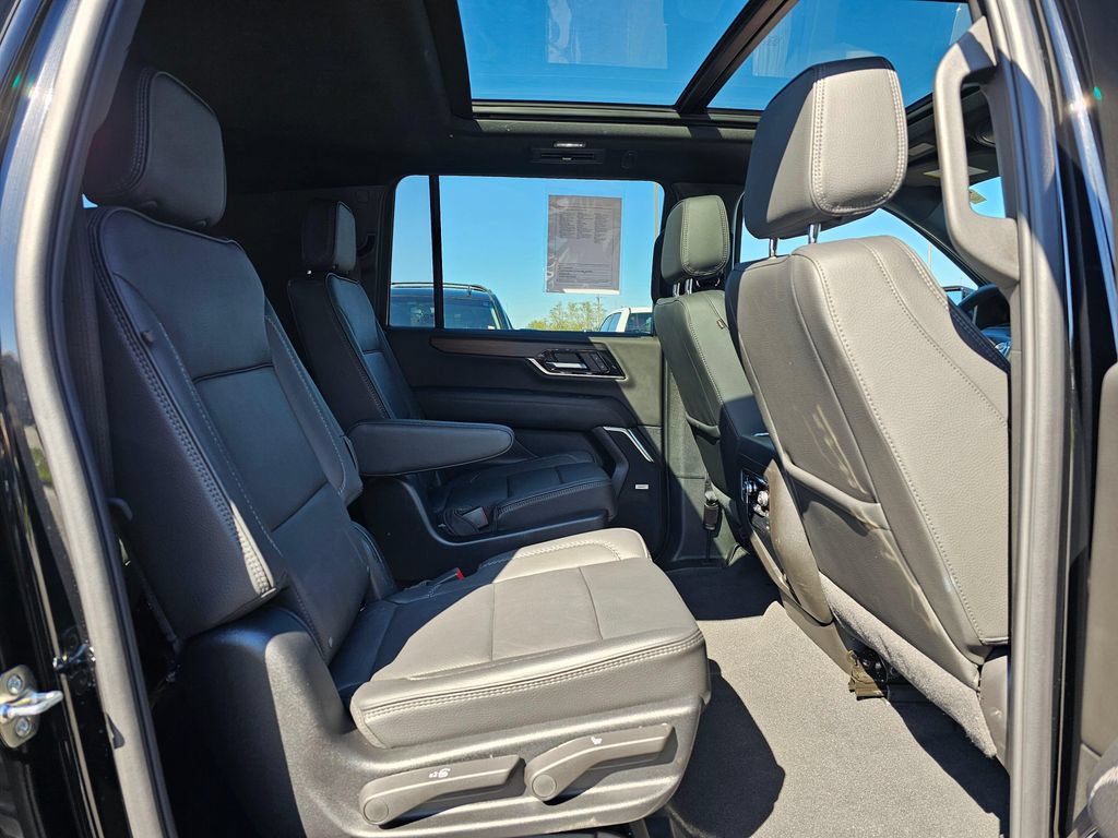 Used 2026 GMC Yukon XL Denali w/ Sun & Power Step Package AWD/4WD image 12