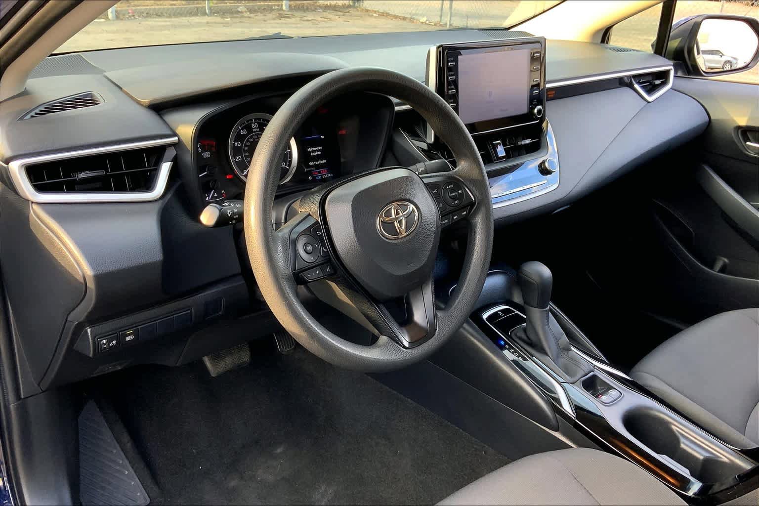 Used 2020 Toyota Corolla LE FWD image 17