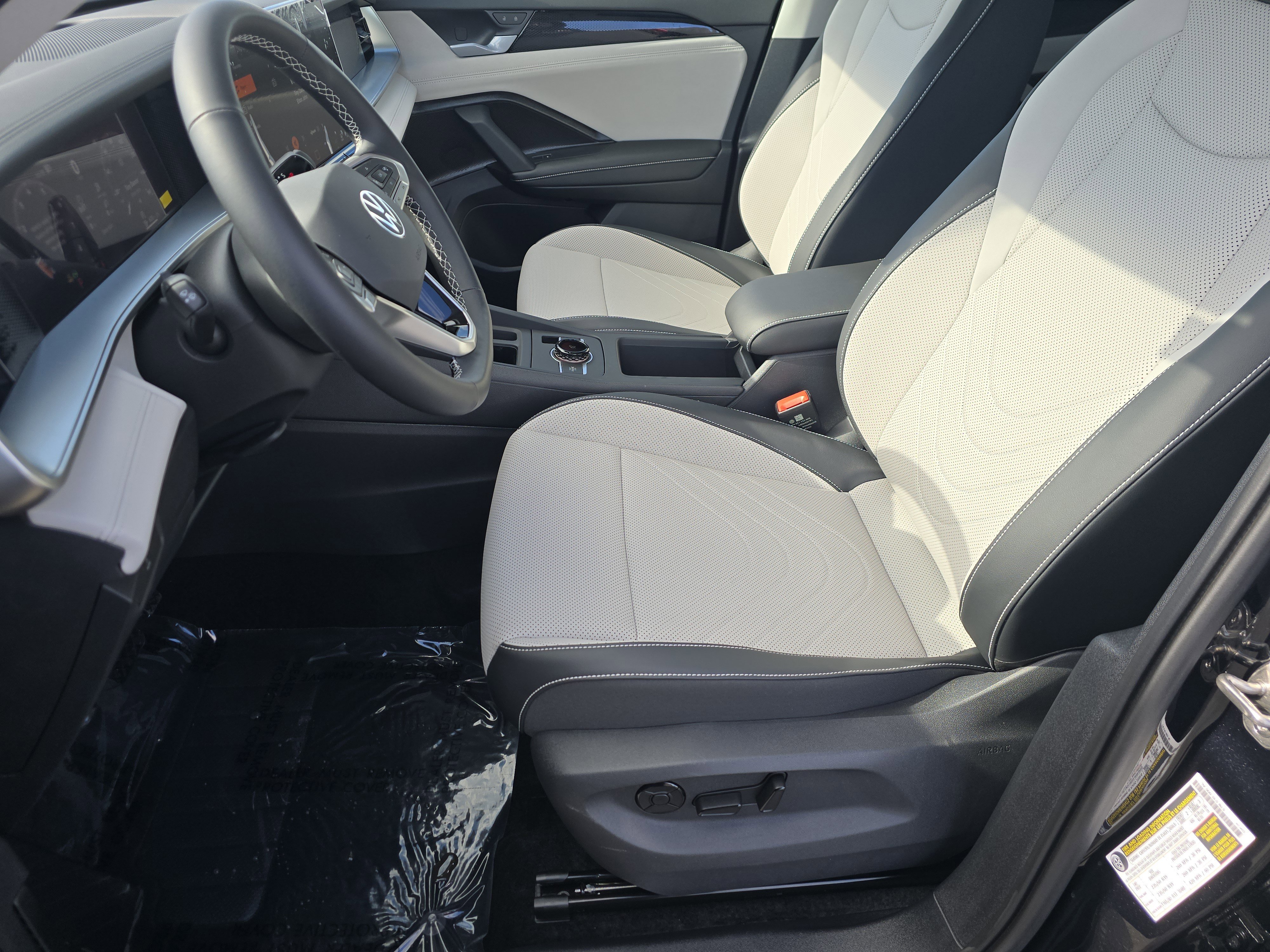 New 2026 Volkswagen Tiguan SE image 19