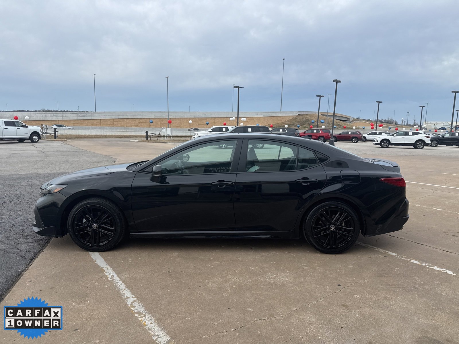 Used 2025 Toyota Camry SE image 6