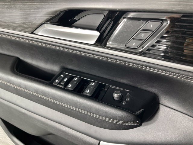 Used 2023 Jeep Wagoneer Series II w/ Premium Group I AWD/4WD image 32