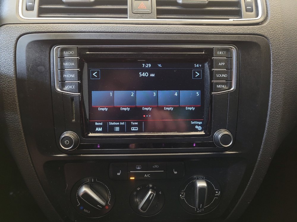 Used 2018 Volkswagen Jetta SE image 25