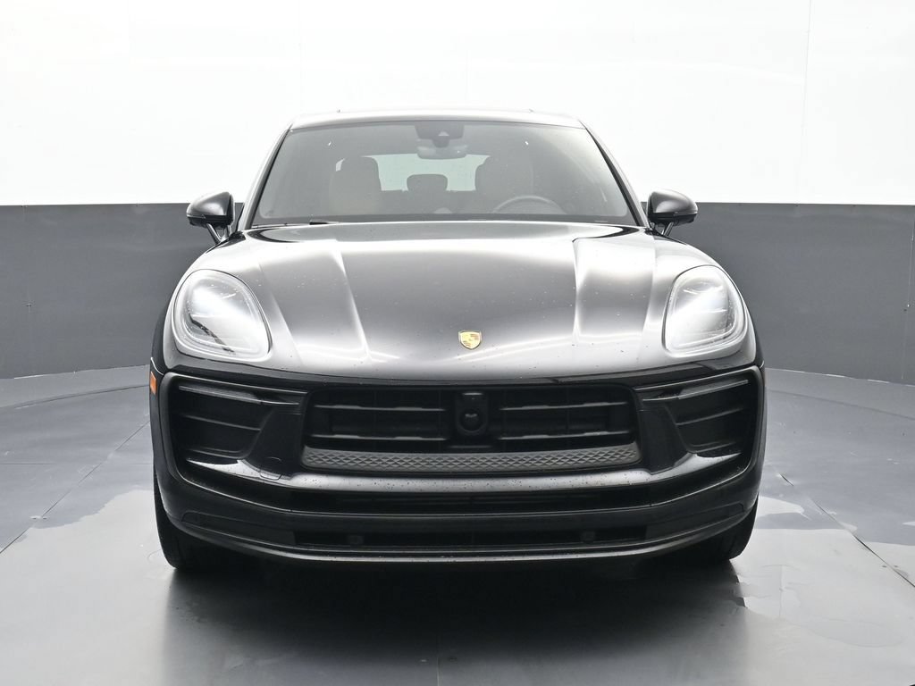 Certified 2025 Porsche Macan AWD/4WD image 26