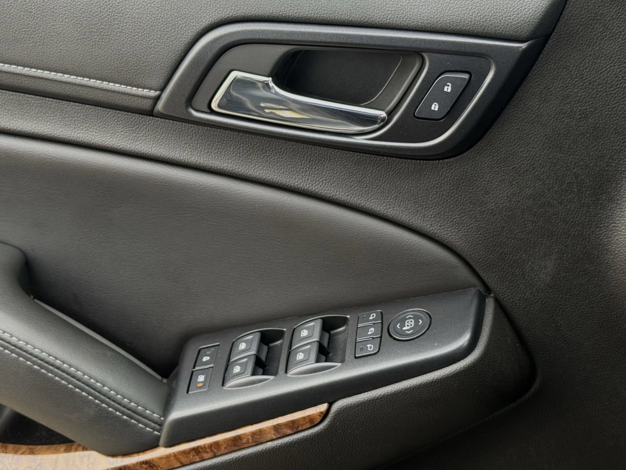 Used 2018 Chevrolet Tahoe Premier RWD image 20