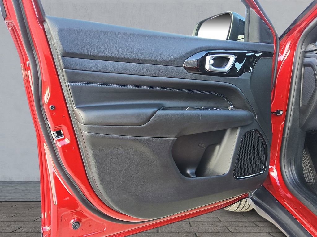 New 2026 Jeep Compass Limited image 17