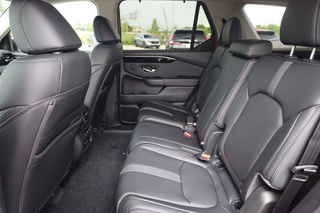New 2025 Honda Pilot Touring image 27