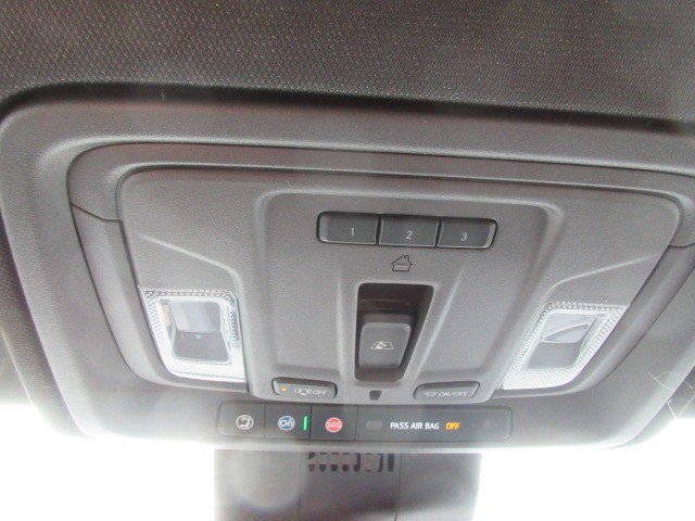 New 2026 GMC Sierra 1500 SLT image 17