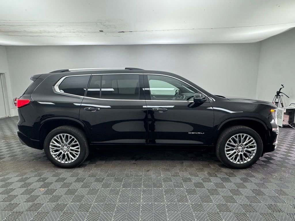 Used 2025 GMC Acadia Denali w/ LPO, Floor Liner Package image 7