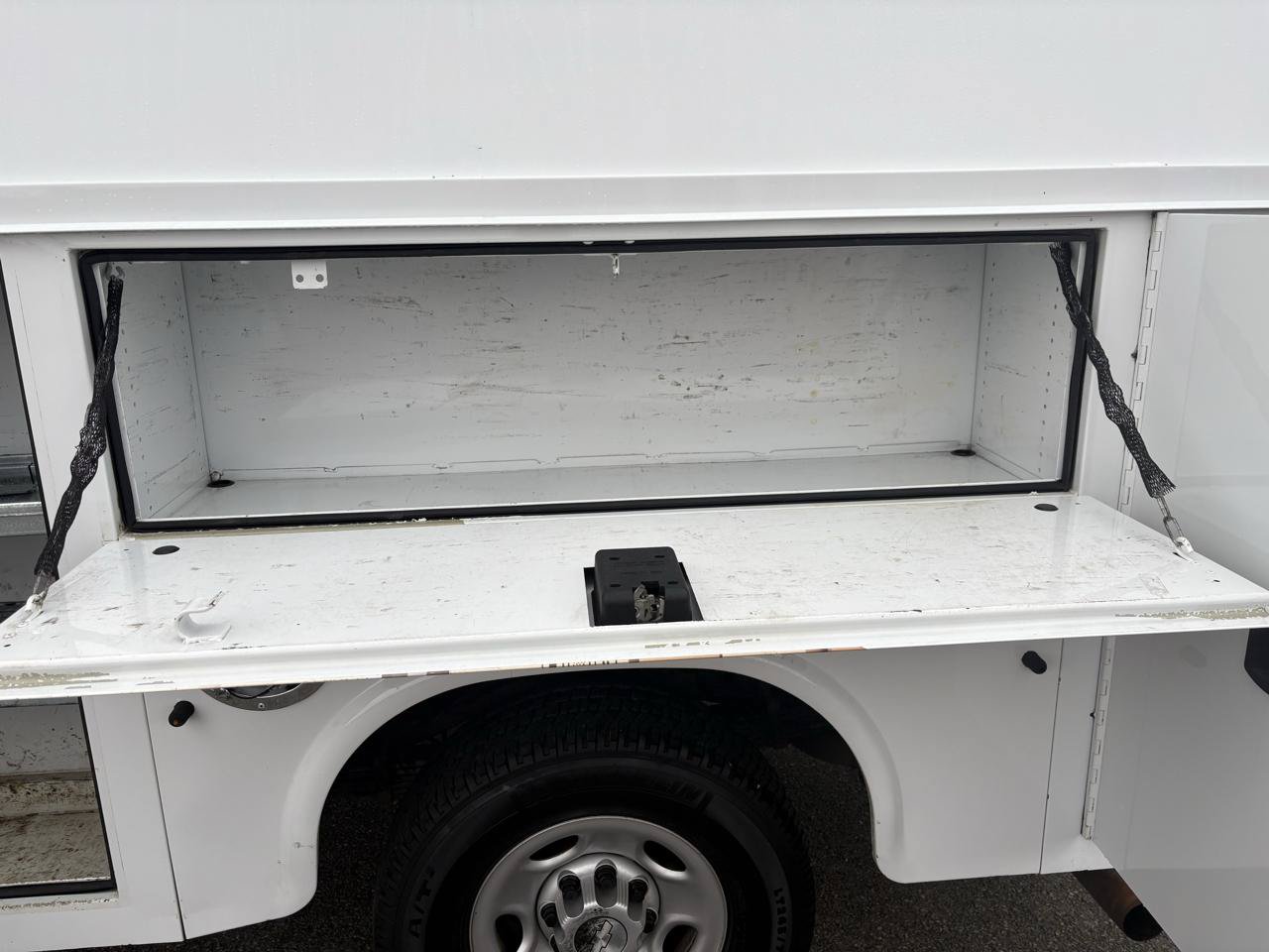 Used 2020 Chevrolet Express 3500 w/ Power Convenience Package RWD image 12