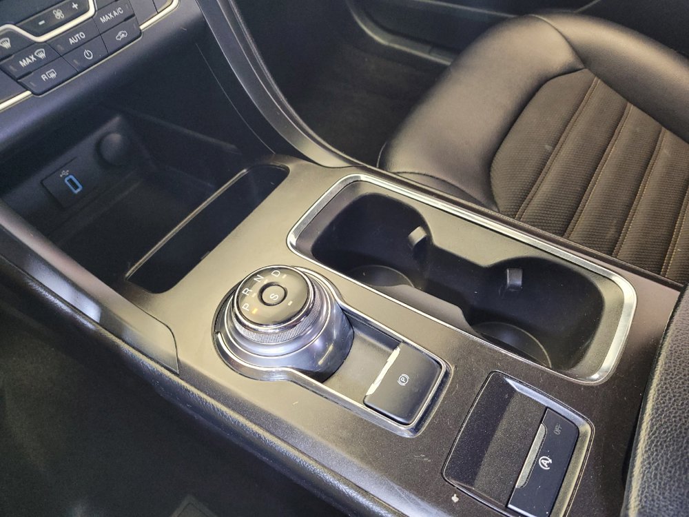 Used 2018 Ford Fusion SE w/ Equipment Group 201A FWD image 26
