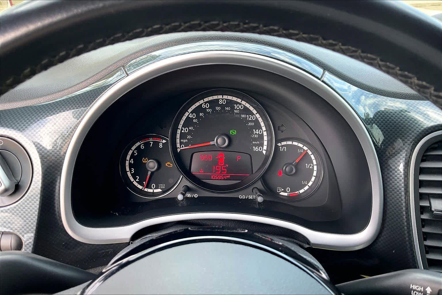 Used 2013 Volkswagen Beetle 2.0T FWD image 22