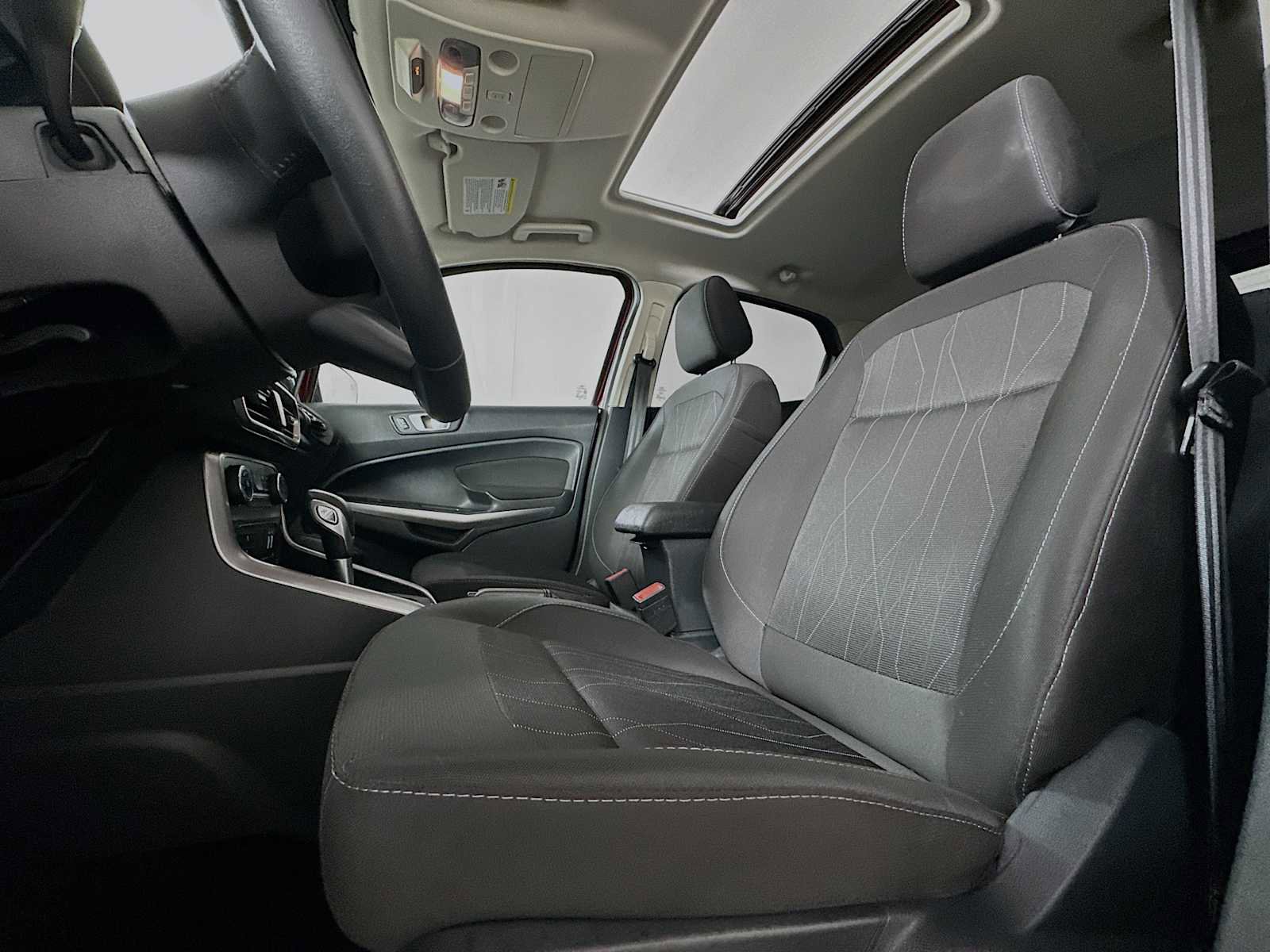 Used 2019 Ford EcoSport SE w/ SE Convenience Package image 19