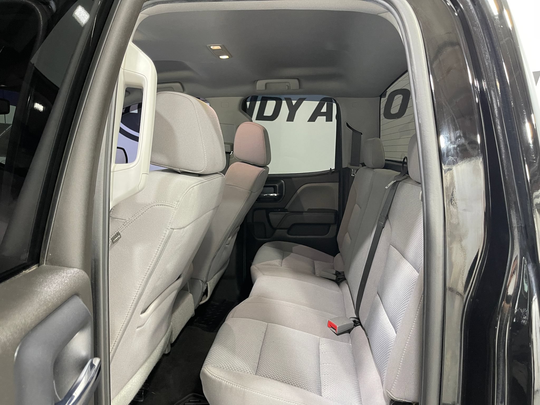 Used 2018 Chevrolet Silverado 1500 Custom w/ Custom Value Package AWD/4WD image 27
