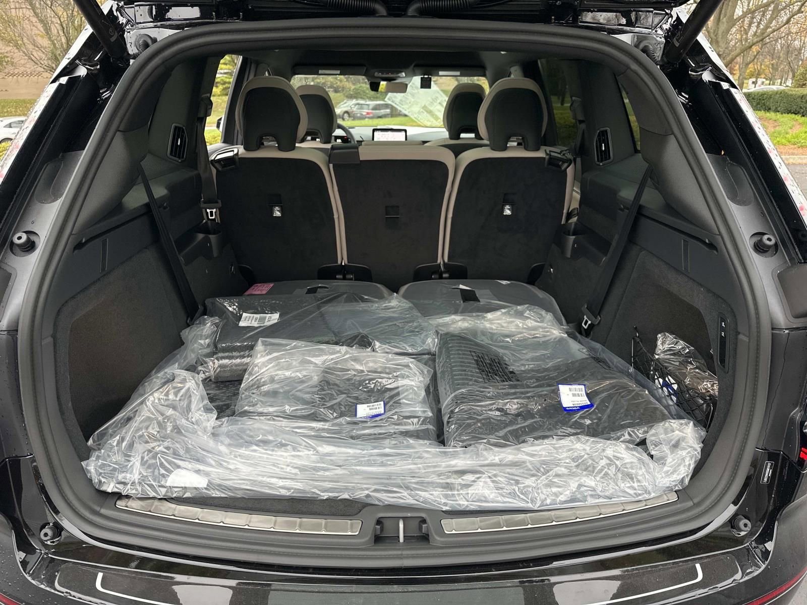 New 2025 Volvo EX90 Plus w/ Protection Package Premier image 9