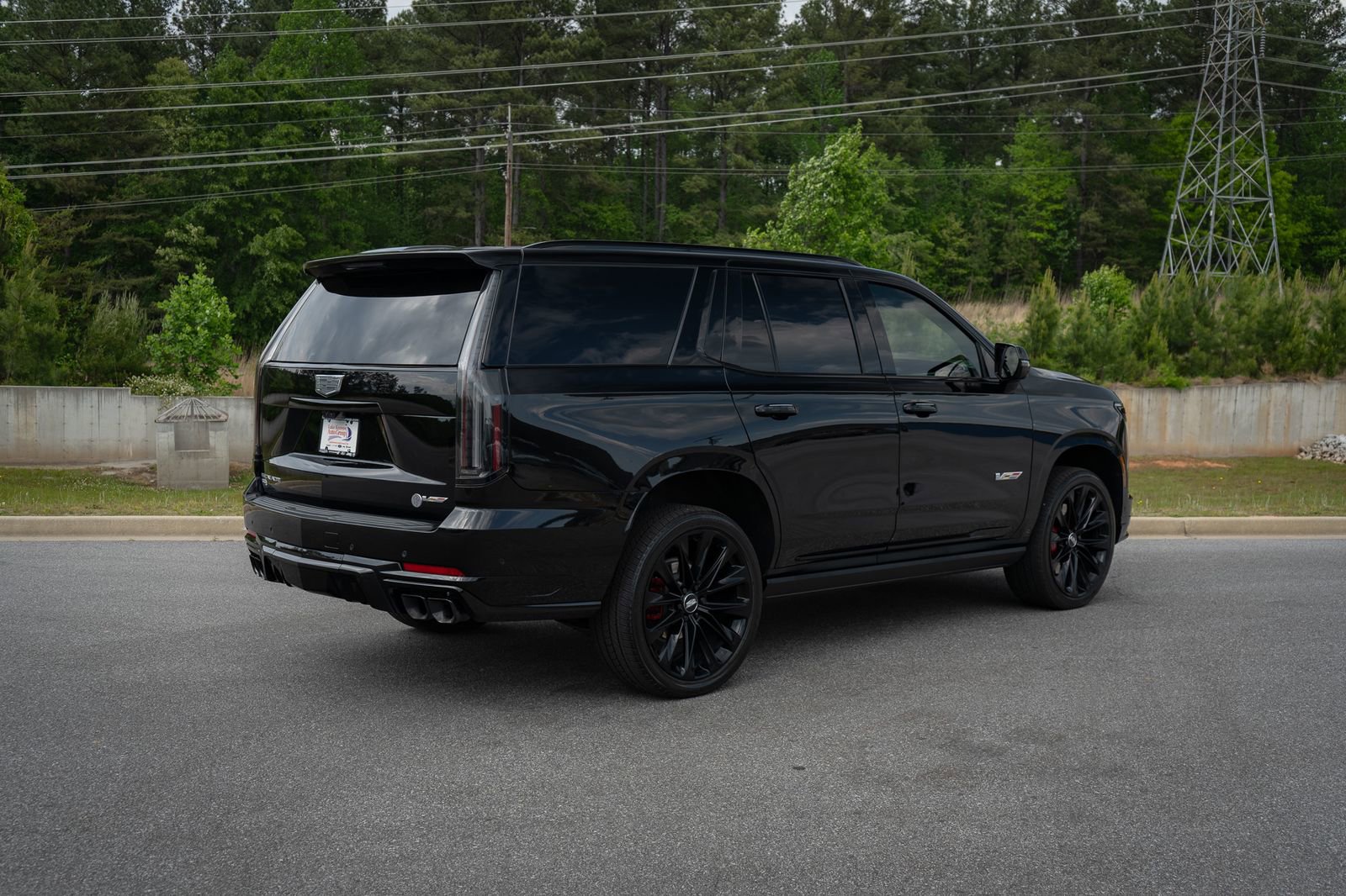 Used 2025 Cadillac Escalade V w/ LPO, ONYX Package AWD/4WD image 19