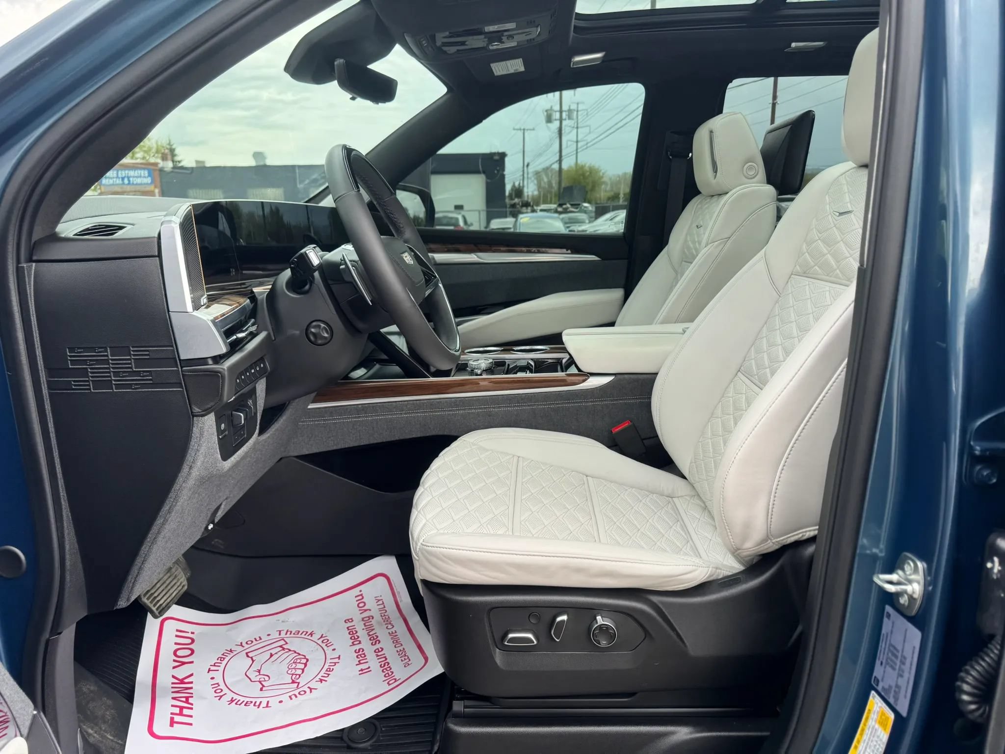 Used 2025 Cadillac Escalade Sport Platinum w/ LPO, Floor Liner Package AWD/4WD image 12