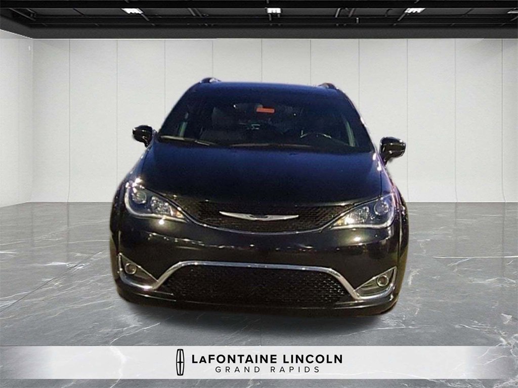 Used 2020 Chrysler Pacifica Touring-L image 8