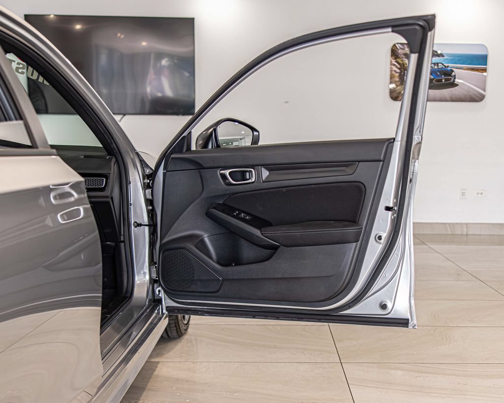 Used 2025 Honda Civic Sport image 37