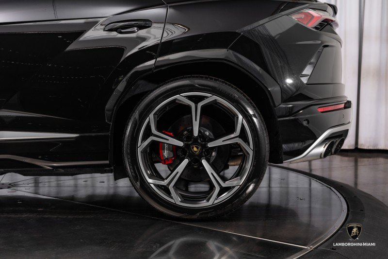 Used 2021 Lamborghini Urus image 8