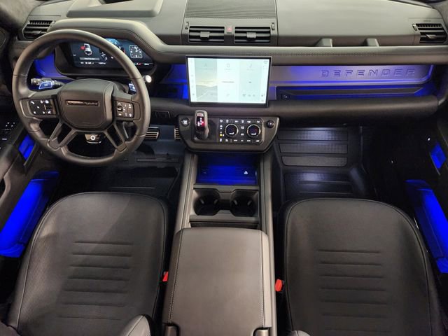 Used 2025 Land Rover Defender 110 image 4