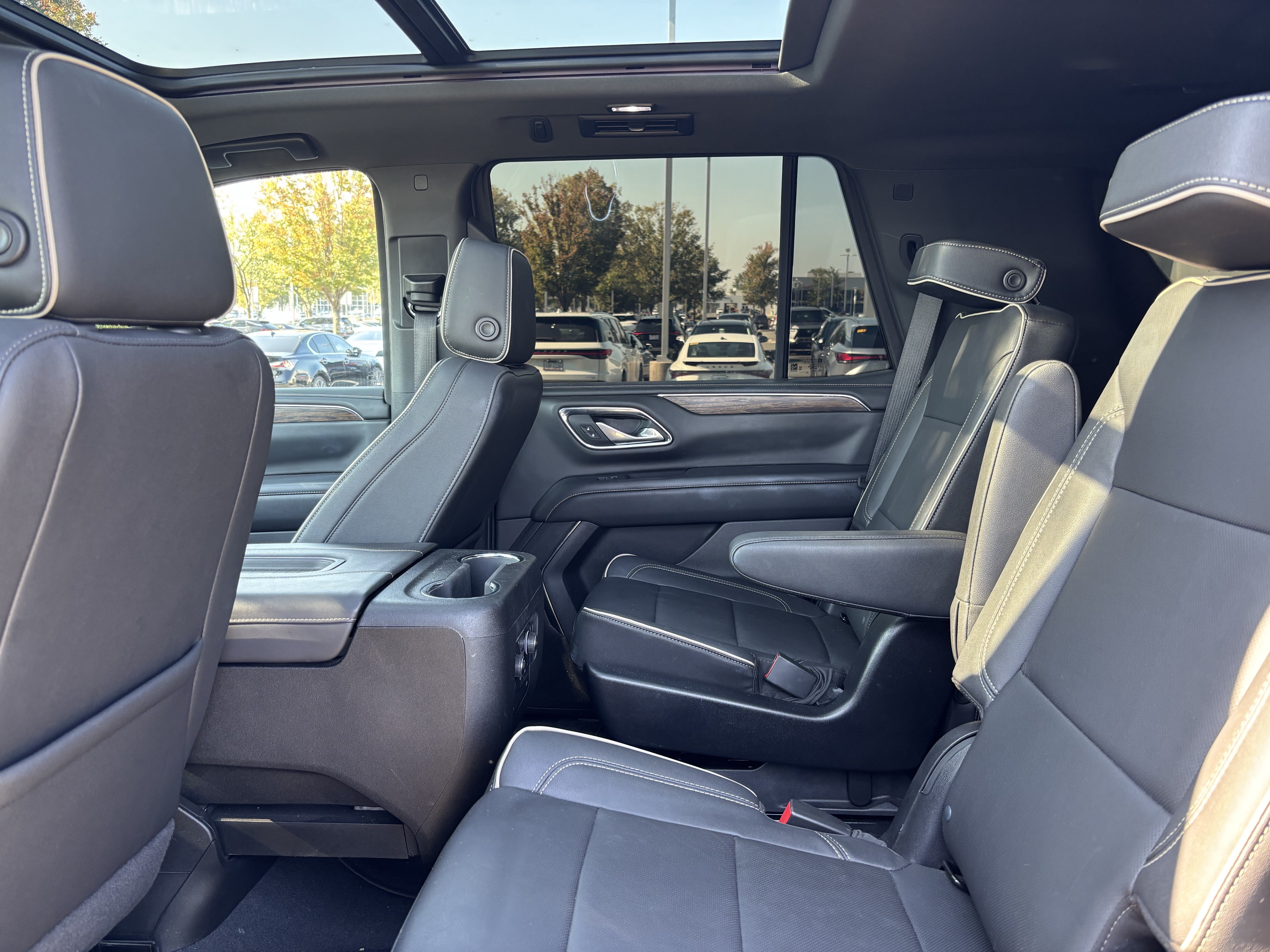 Used 2023 Chevrolet Tahoe Premier AWD/4WD image 18