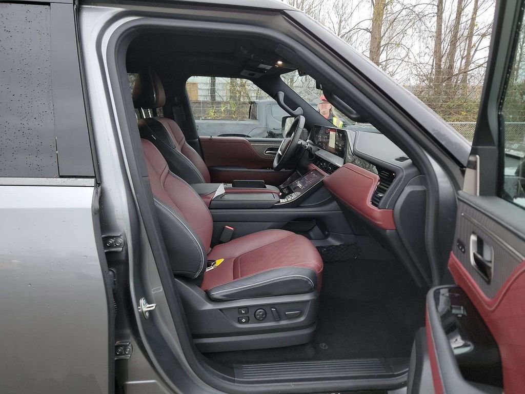 Used 2025 INFINITI QX80 Autograph w/ Autograph Exterior Package image 9