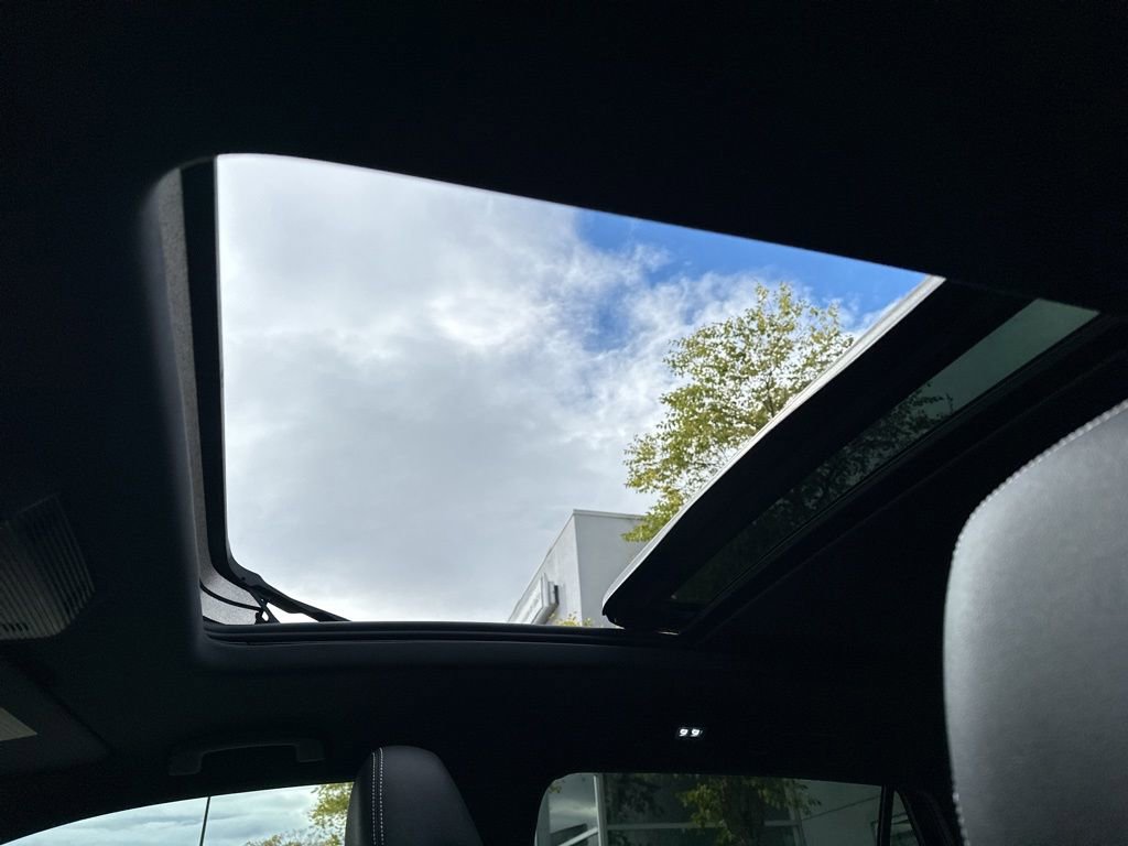 New 2026 Volkswagen Atlas Cross Sport SEL R-Line image 25