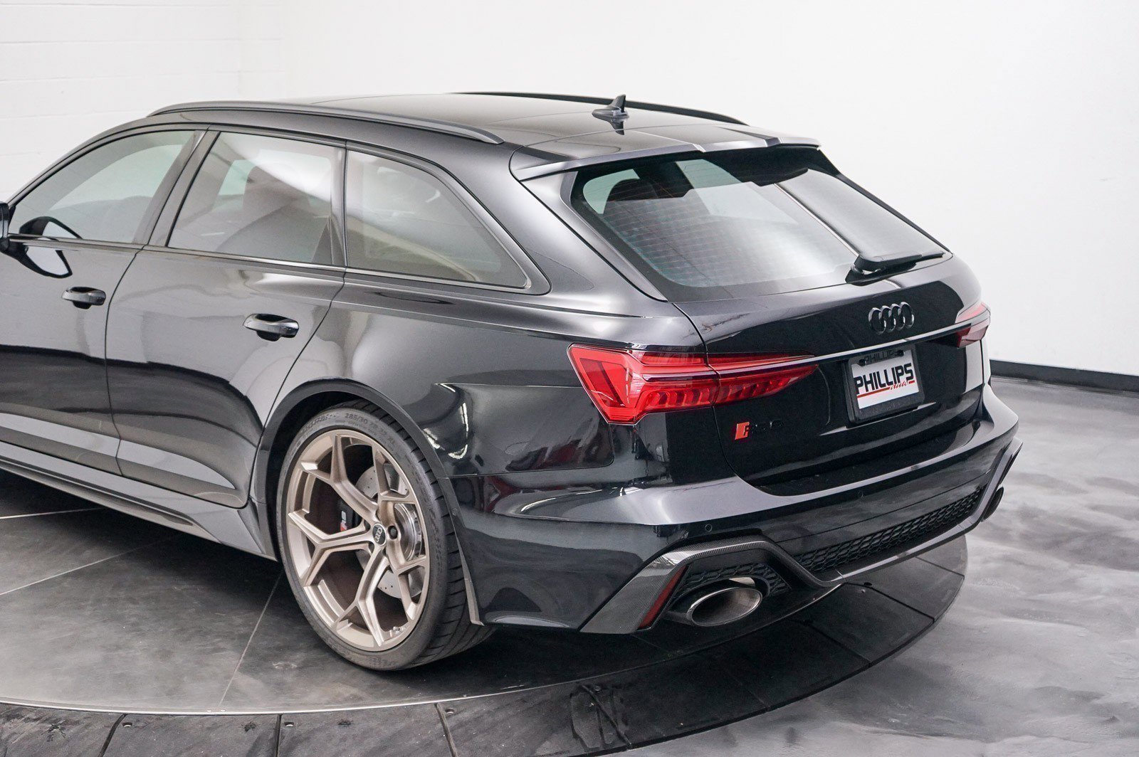 Used 2024 Audi RS 6 performance image 18