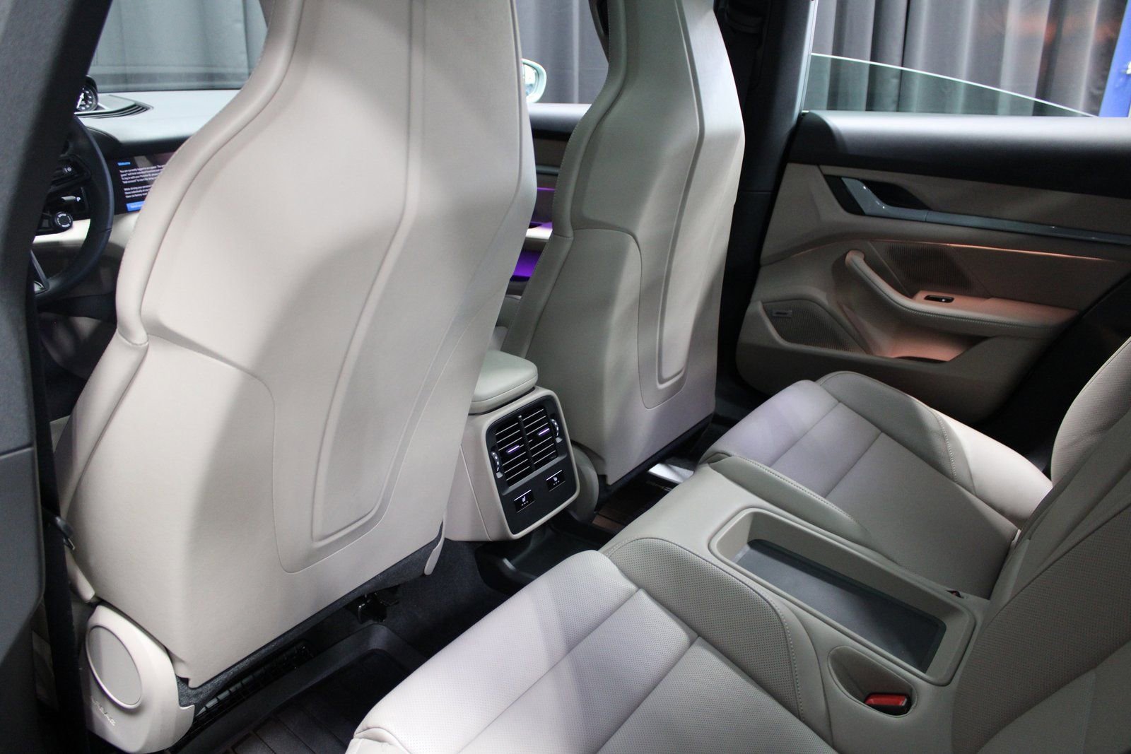 Certified 2025 Porsche Taycan image 27