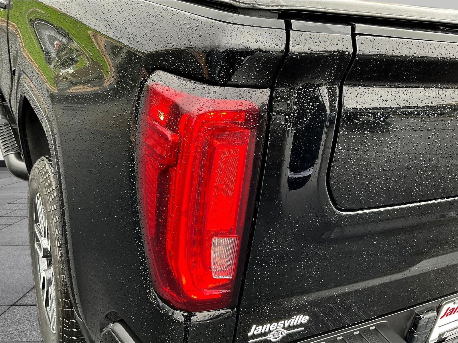 Used 2023 GMC Sierra 1500 AT4 w/ Technology Package AWD/4WD image 27